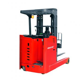 Schubmaststapler mit Fahrerstand
