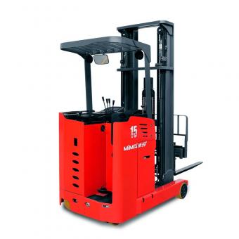 Schubmaststapler mit Fahrerstand